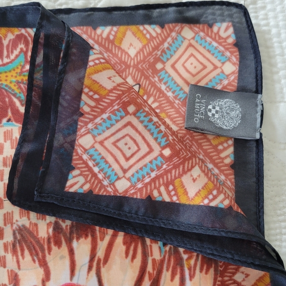 Vince Comuto Vintage Vibrant Pink Scarf with Tiger and Floral Design - Picture 9 of 10